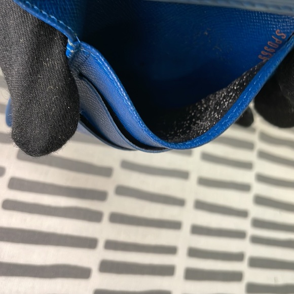 Louis Vuitton Blue Epi Snap close bi fold wallet in great vintage condition - Picture 11 of 15